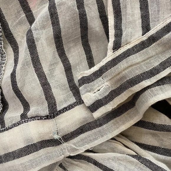 EN CREME boutique Embroidered Wrap Crop Top with Balloon Sleeves - large - Picture 5 of 5